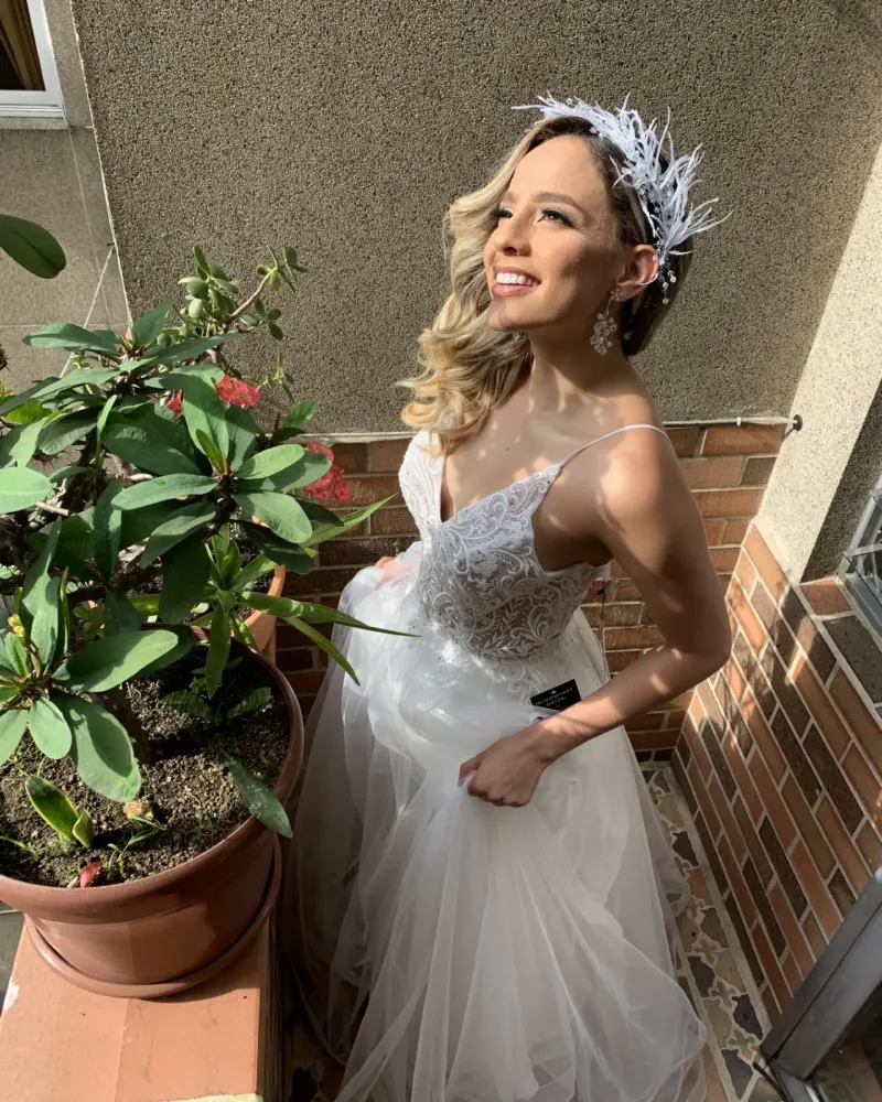 Clienta de PACADI con su vestido