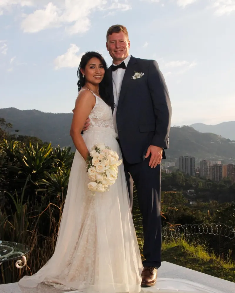 Clienta de PACADI con su vestido