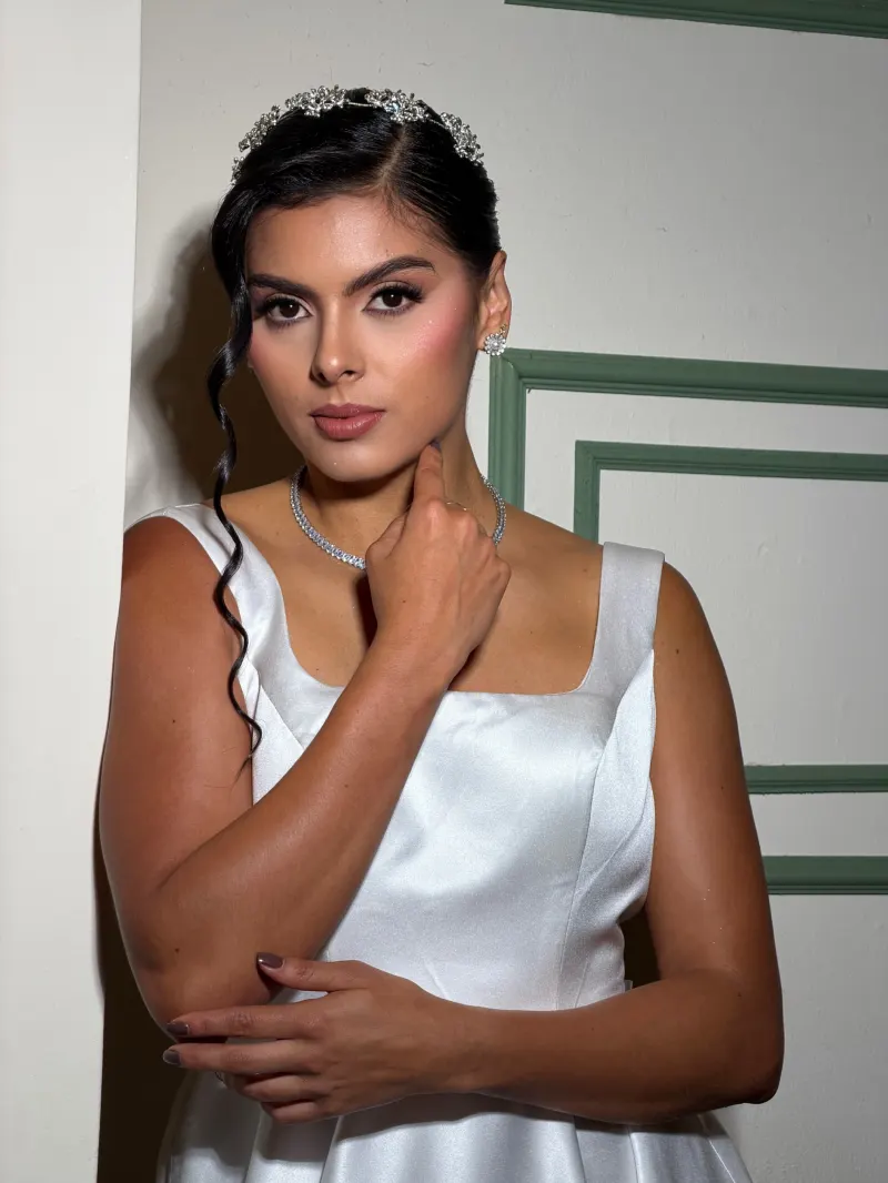 Clienta de PACADI con su vestido