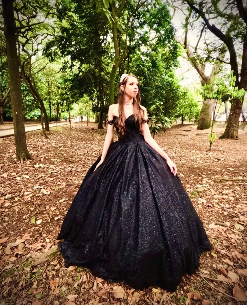 Clienta de PACADI con su vestido