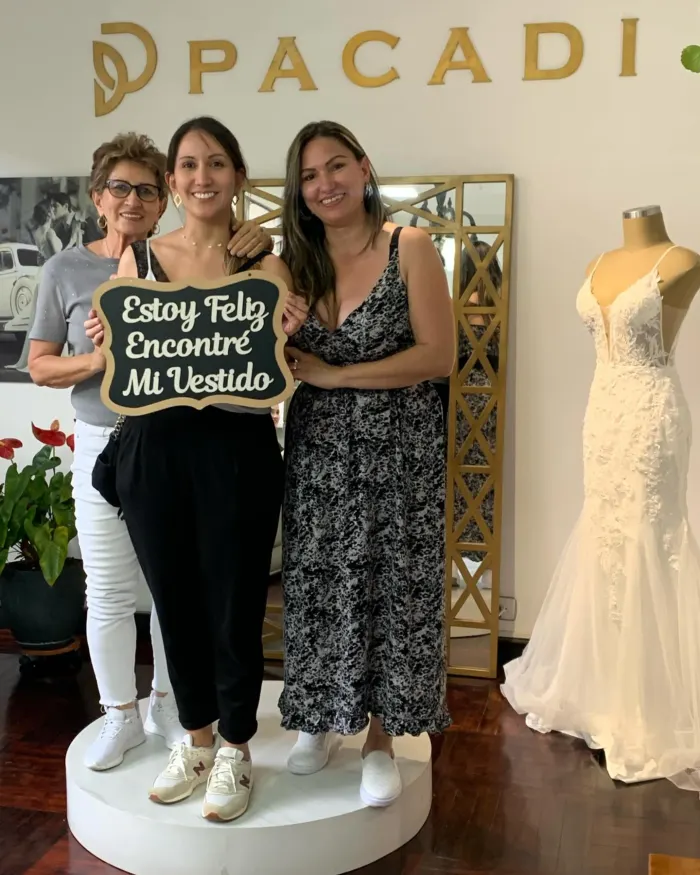 Clientes felices en PACADI